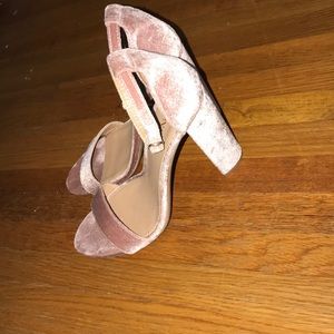 merona velvet heels